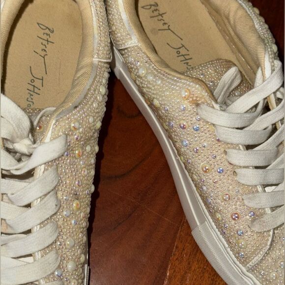 Betsey Johnson pearl platform sneakers EUC SZ 6.5 - Picture 9 of 11